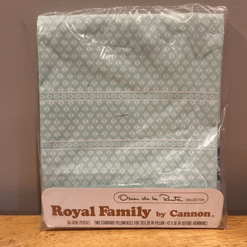 Vtg Royal Cannon‎ 2 Mist Green Pillowcases Oscar de la Renta Les Belles Fleurs